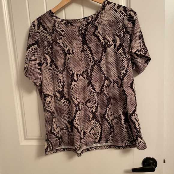 Snake print blouse - Picture 2 of 6